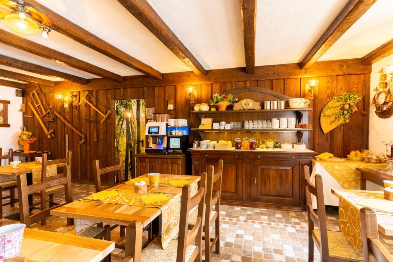 Hotel Des Alpes Saint-Rhemy-En-Bosses Exterior foto