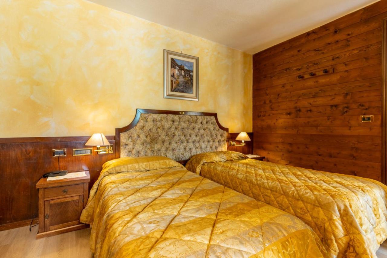 Hotel Des Alpes Saint-Rhemy-En-Bosses Exterior foto